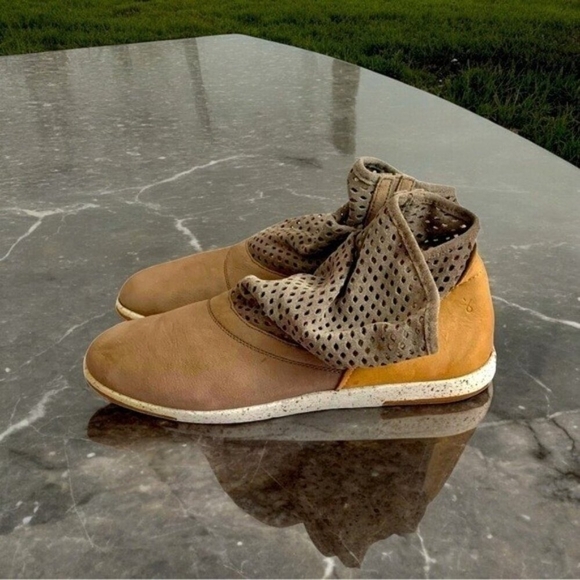 Emu Australia Numeralla Tan Suede Leather Perforated Ankle Boots Women’s 10 - Picture 2 of 6